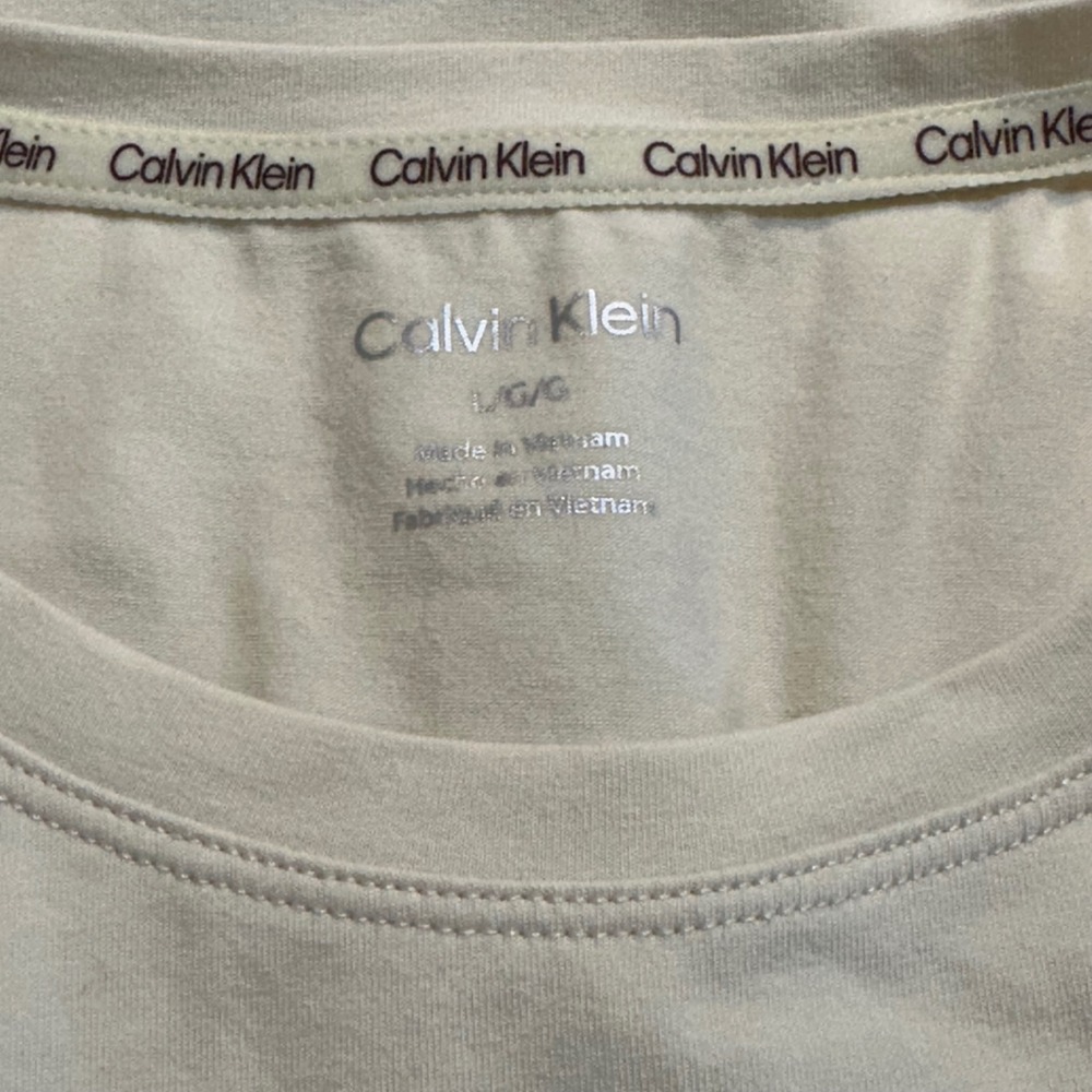 Calvin Klein Womens Cream Gold Foil Logo Graphic T-Shirt Size Large M2DHW836 - Picture 3 of 7
